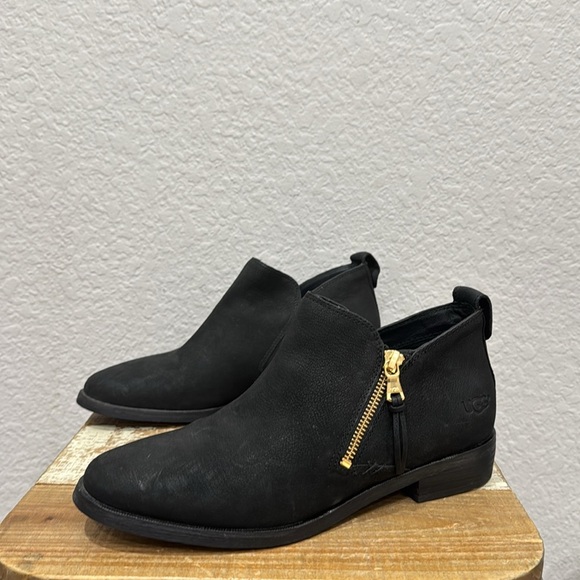 UGG Aureo II Black Suede Waterproof Ankle Boots Size 8 - Picture 4 of 7
